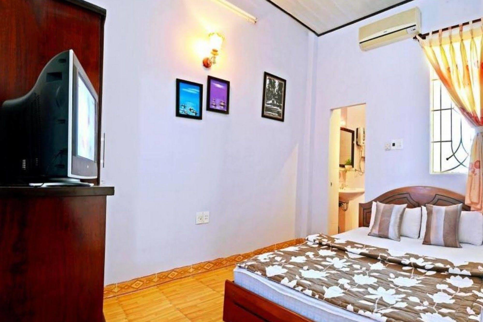 Green Garden Homestay Хойан Экстерьер фото
